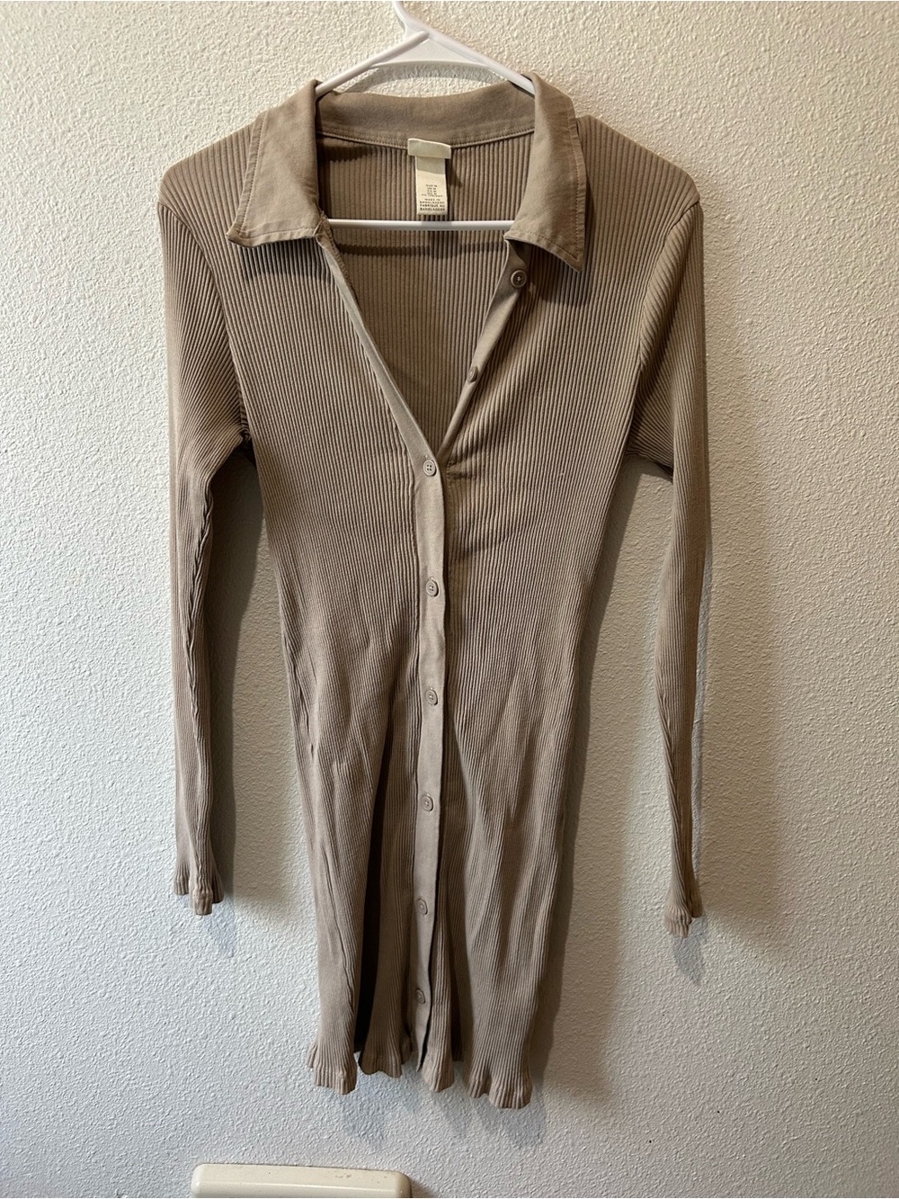 H&M Ribbed Button-Up Long Sleeve Dress